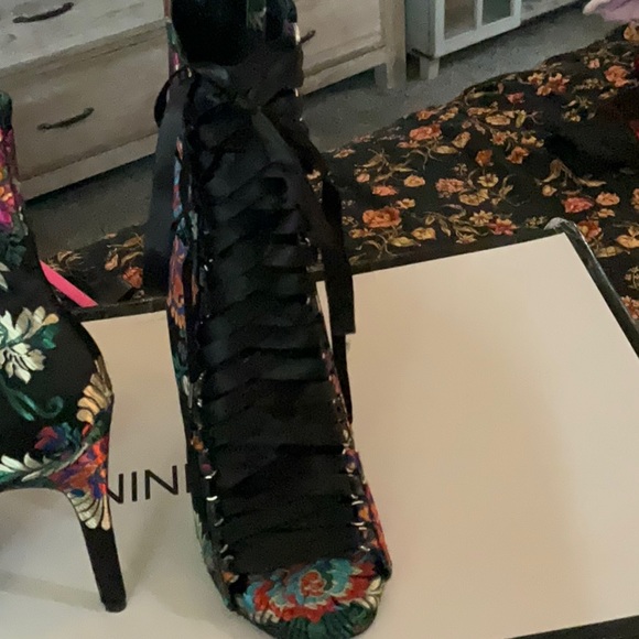 Steve Madden Tapestry Fabric Stiletto Boots - Picture 5 of 12